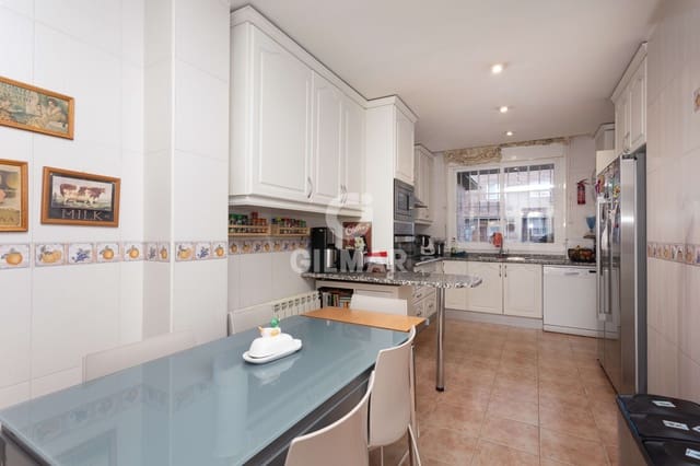 Pareado de 8 habitaciones en Majadahonda en venta con piscina garaje - 1.400.000 € (Ref: 9669240)