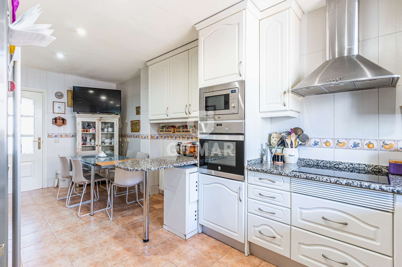 8 soverom Kjedet enebolig til salgs i Majadahonda med svømmebasseng garasje - € 1 400 000 (Ref: 9669240)