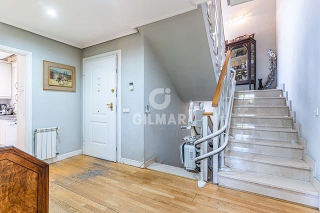 8 bedroom Semi-detached Villa for sale in Majadahonda with pool garage - € 1,400,000 (Ref: 9669240)