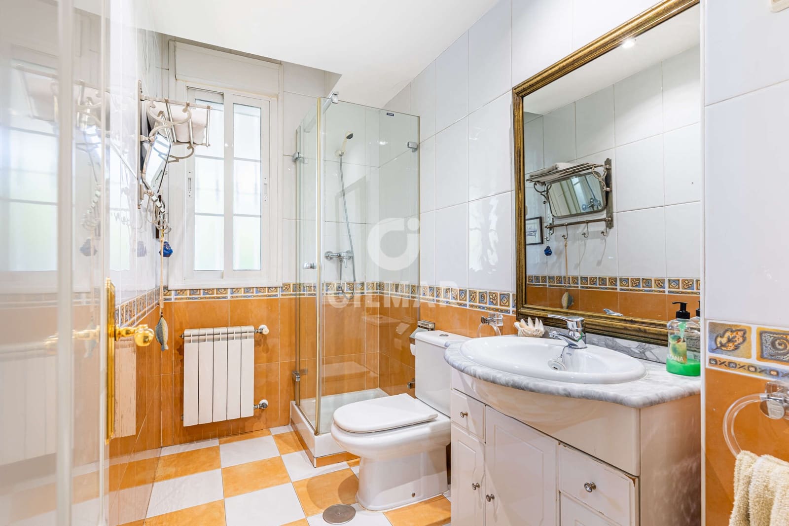 8 soverom Kjedet enebolig til salgs i Majadahonda med svømmebasseng garasje - € 1 400 000 (Ref: 9669240)