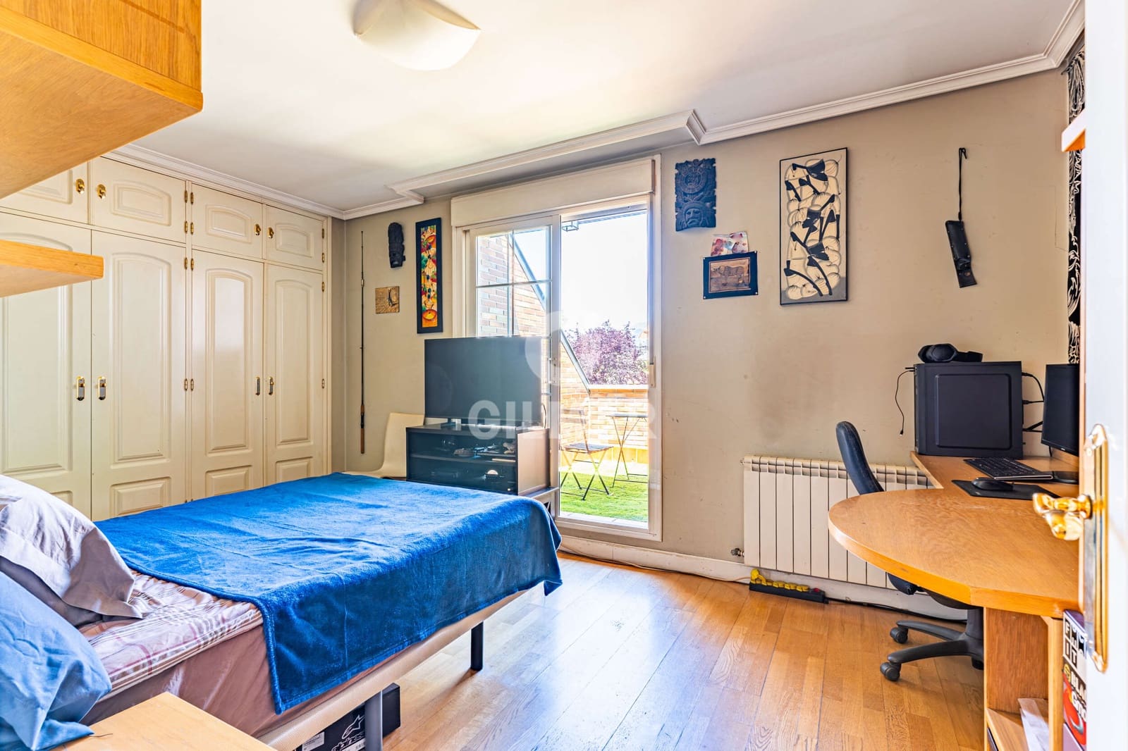 8 soverom Kjedet enebolig til salgs i Majadahonda med svømmebasseng garasje - € 1 400 000 (Ref: 9669240)