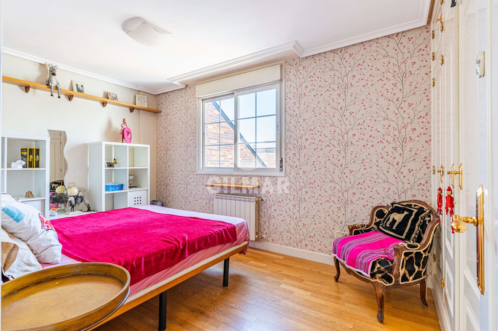 8 soverom Kjedet enebolig til salgs i Majadahonda med svømmebasseng garasje - € 1 400 000 (Ref: 9669240)