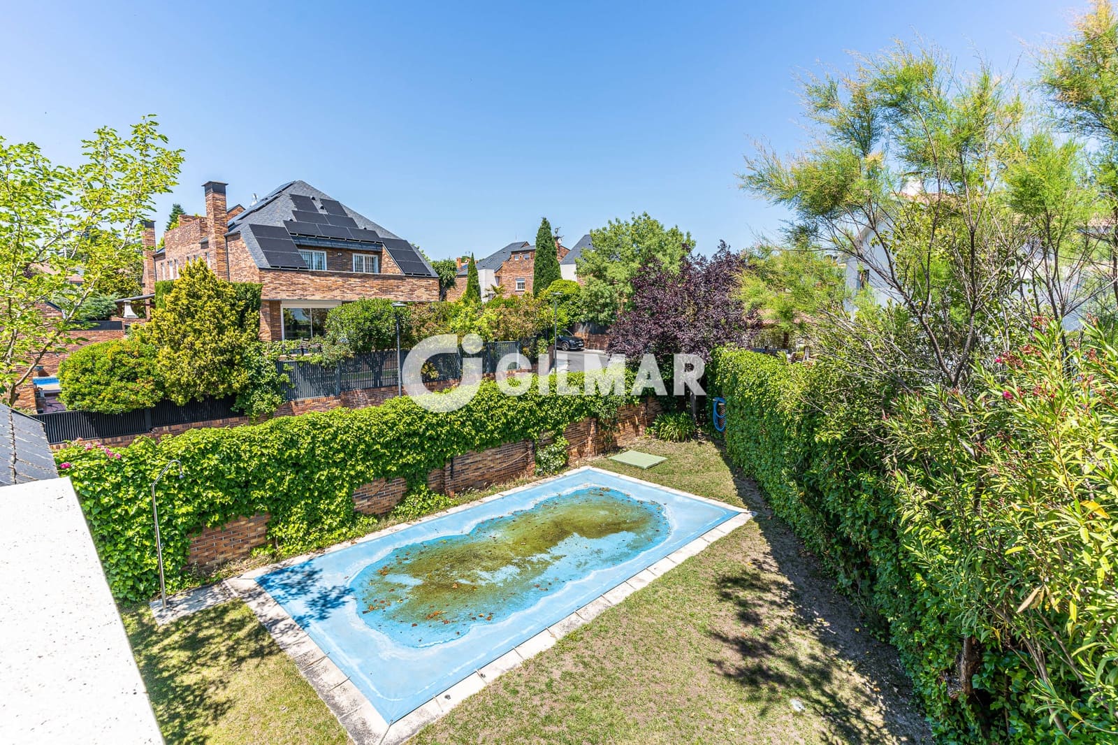 Pareado de 8 habitaciones en Majadahonda en venta con piscina garaje - 1.350.000 € (Ref: 9669240)