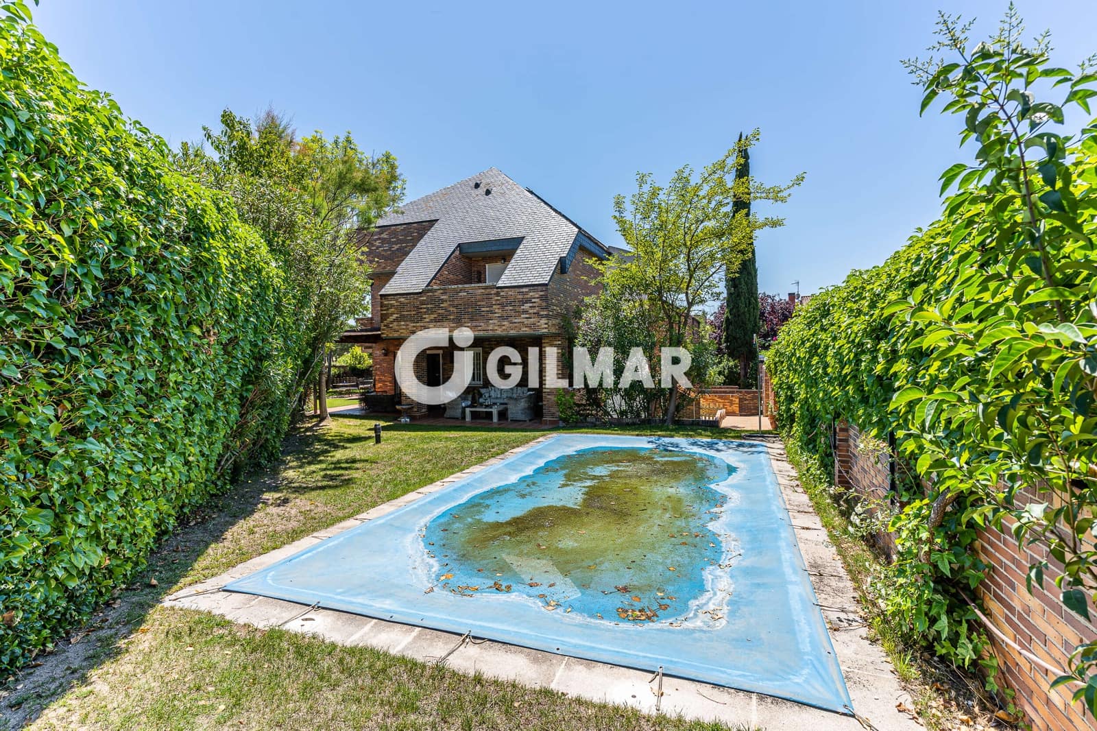 Pareado de 8 habitaciones en Majadahonda en venta con piscina garaje - 1.350.000 € (Ref: 9669240)