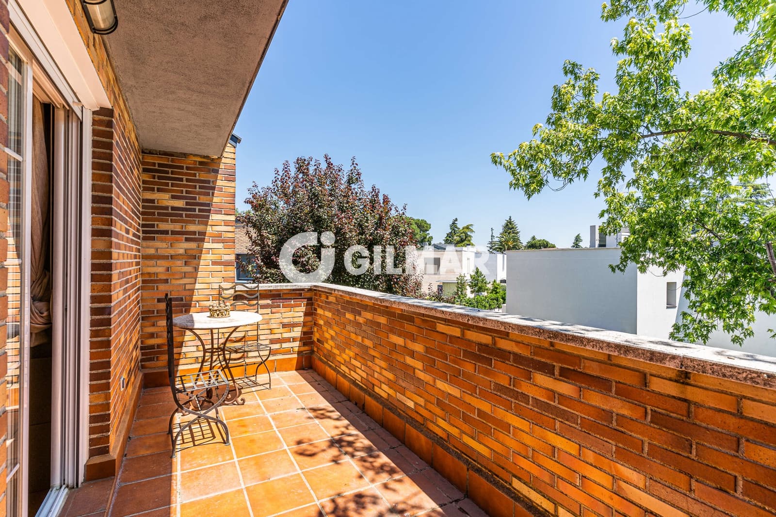 Pareado de 8 habitaciones en Majadahonda en venta con piscina garaje - 1.350.000 € (Ref: 9669240)