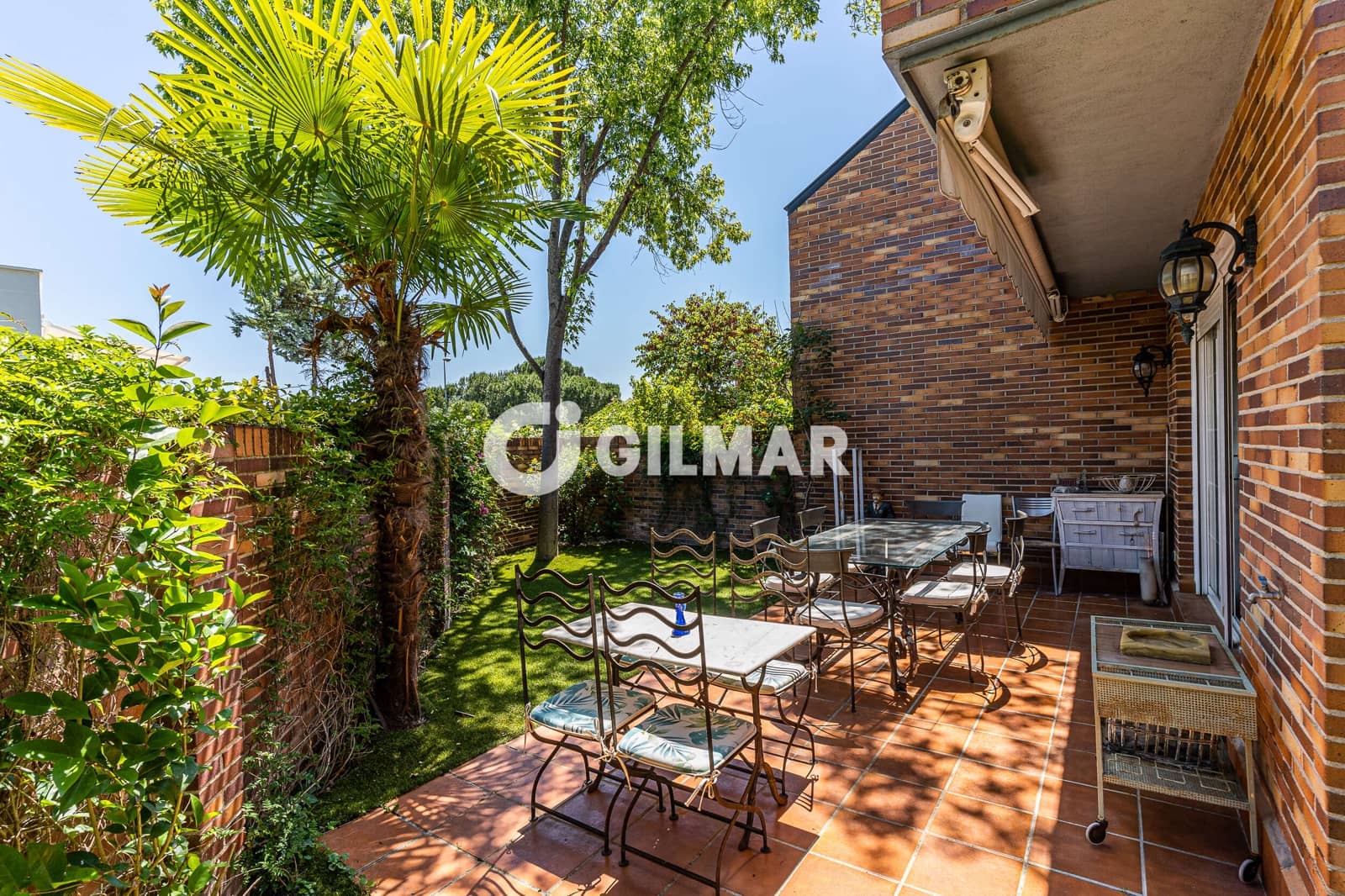 Pareado de 8 habitaciones en Majadahonda en venta con piscina garaje - 1.350.000 € (Ref: 9669240)