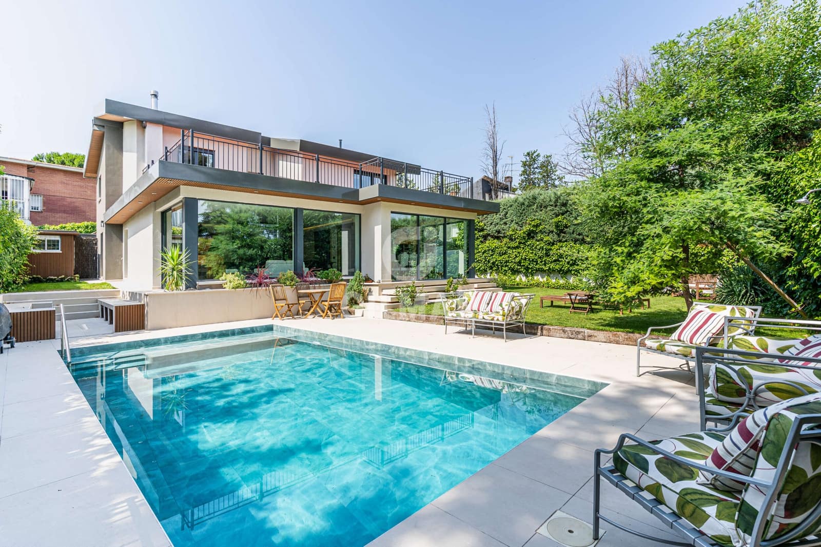 4 Zimmer Villa zu verkaufen in Majadahonda mit Pool - 1.875.000 € (Ref: 9669241)