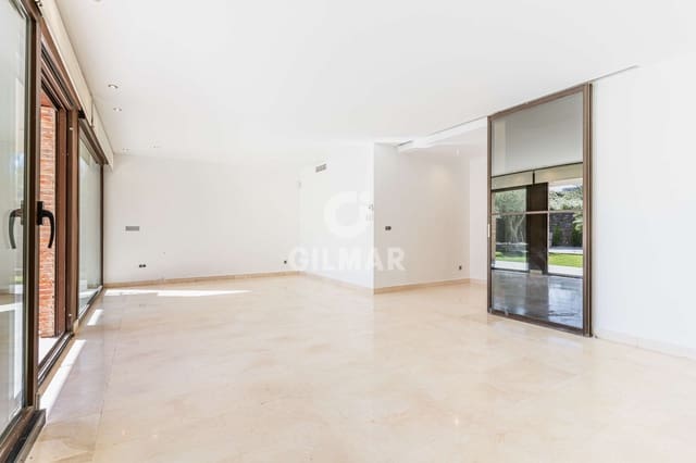 Pareado de 4 habitaciones en Villanueva del Pardillo en venta con piscina garaje - 1.350.000 € (Ref: 9669243)