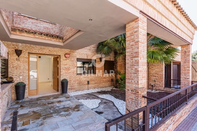 Pareado de 4 habitaciones en Villanueva del Pardillo en venta con piscina garaje - 1.350.000 € (Ref: 9669243)