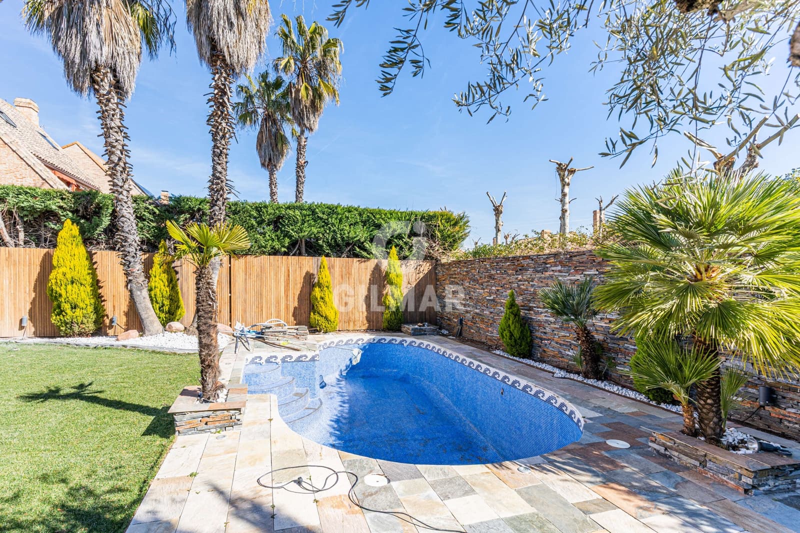 4 chambre Villa/Maison Semi-Mitoyenne à vendre à Villanueva del Pardillo avec piscine garage - 1 350 000 € (Ref: 9669243)