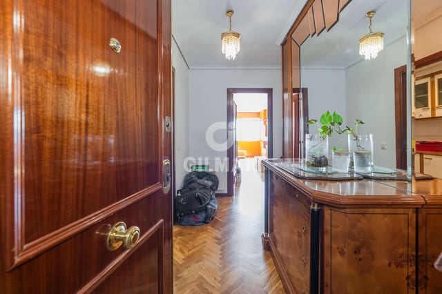 4 sovrum Lägenhet till salu i La Paz, Madrid stad med garage - 720 000 € (Ref: 9669385)