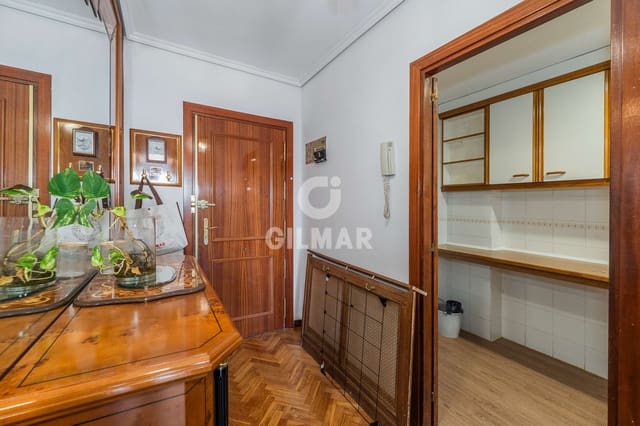 4 sovrum Lägenhet till salu i La Paz, Madrid stad med garage - 720 000 € (Ref: 9669385)