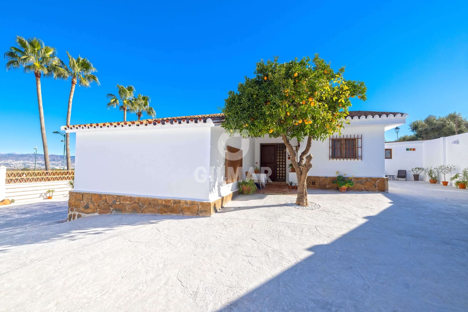 Chalet de 4 habitaciones en Alhaurín de la Torre en venta con piscina garaje - 900.000 € (Ref: 9669387)