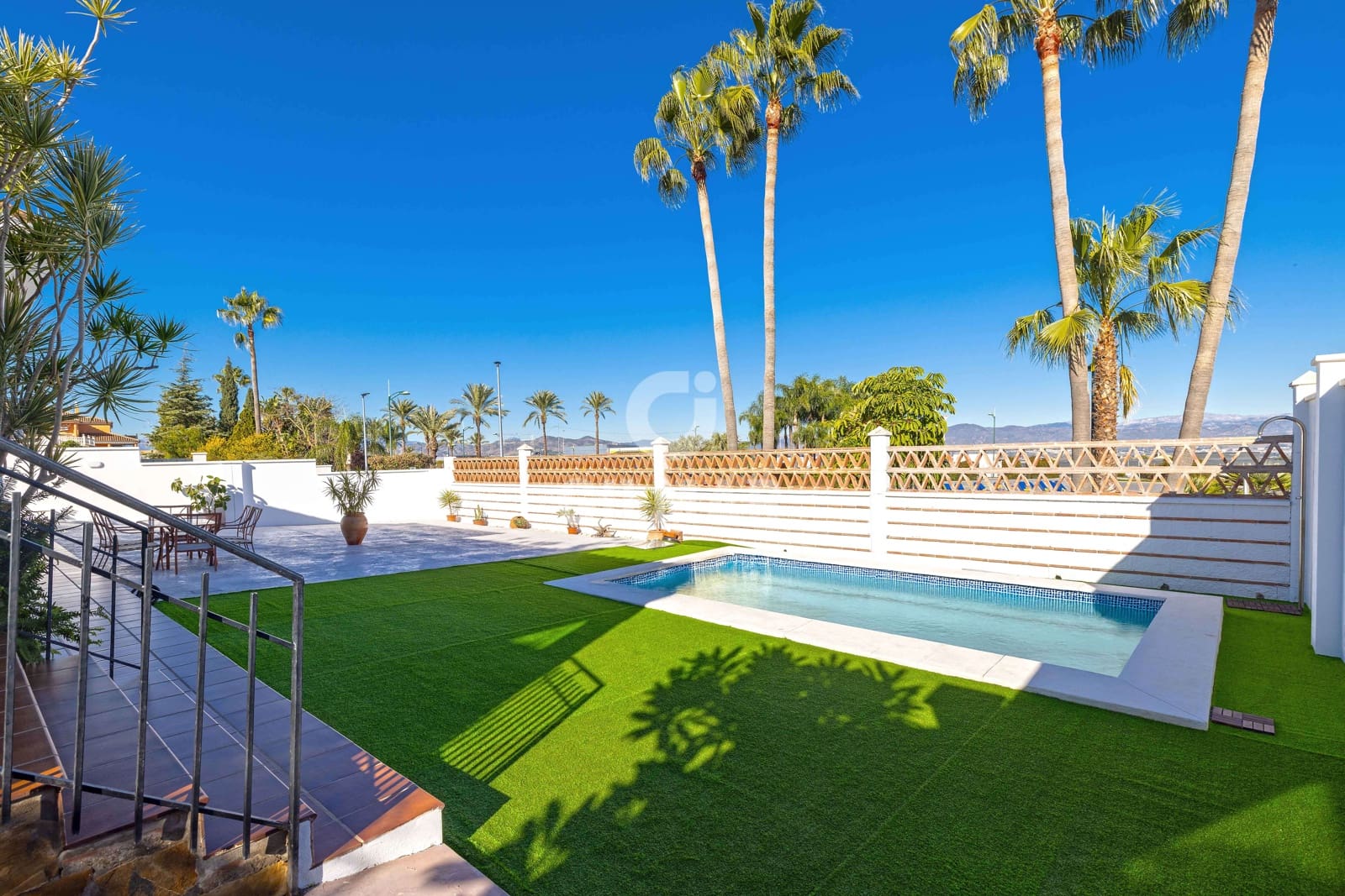 Chalet de 4 habitaciones en Alhaurín de la Torre en venta con piscina garaje - 900.000 € (Ref: 9669387)