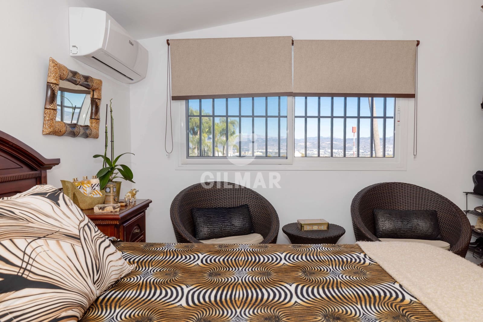 Chalet de 4 habitaciones en Alhaurín de la Torre en venta con piscina garaje - 900.000 € (Ref: 9669387)