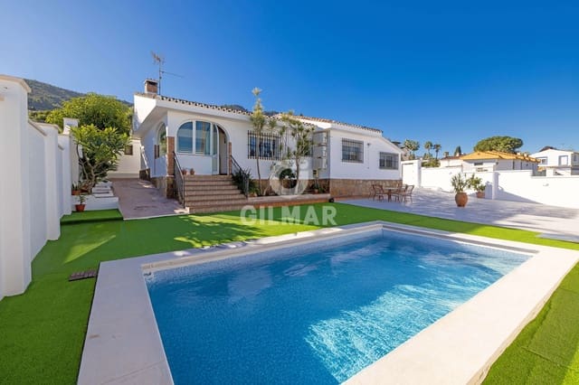 Chalet de 4 habitaciones en Alhaurín de la Torre en venta con piscina garaje - 900.000 € (Ref: 9669387)