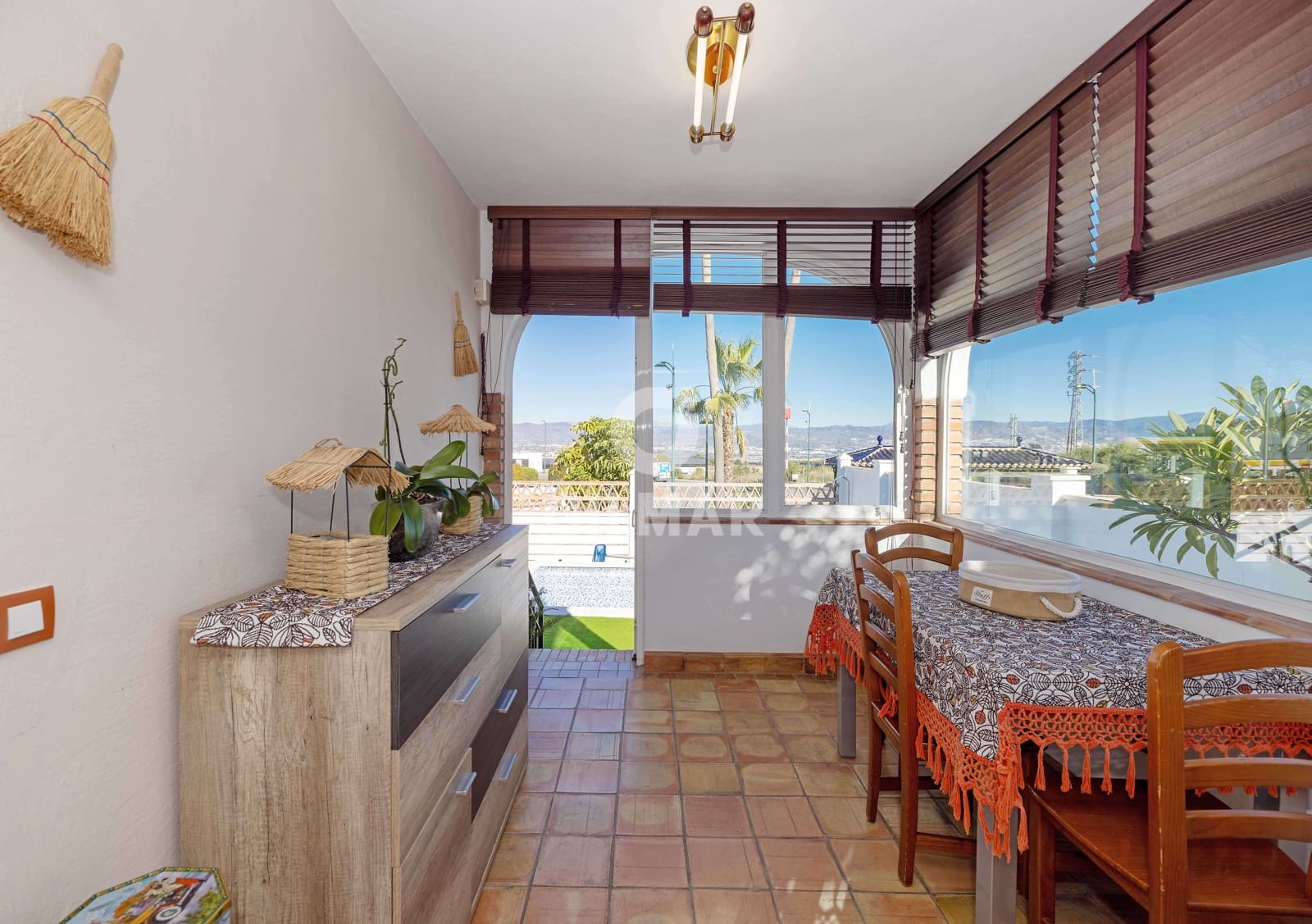 Chalet de 4 habitaciones en Alhaurín de la Torre en venta con piscina garaje - 900.000 € (Ref: 9669387)