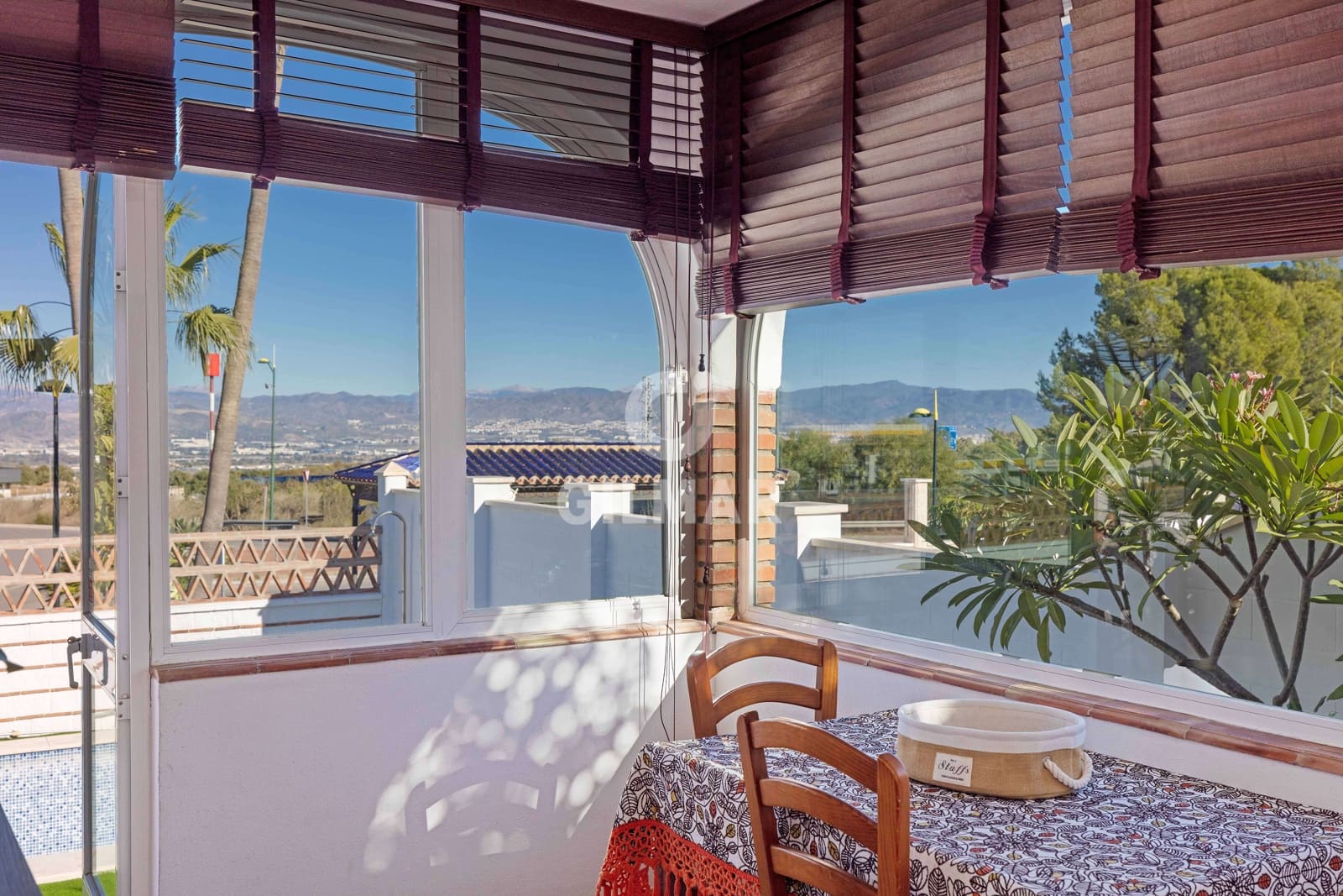 Chalet de 4 habitaciones en Alhaurín de la Torre en venta con piscina garaje - 900.000 € (Ref: 9669387)