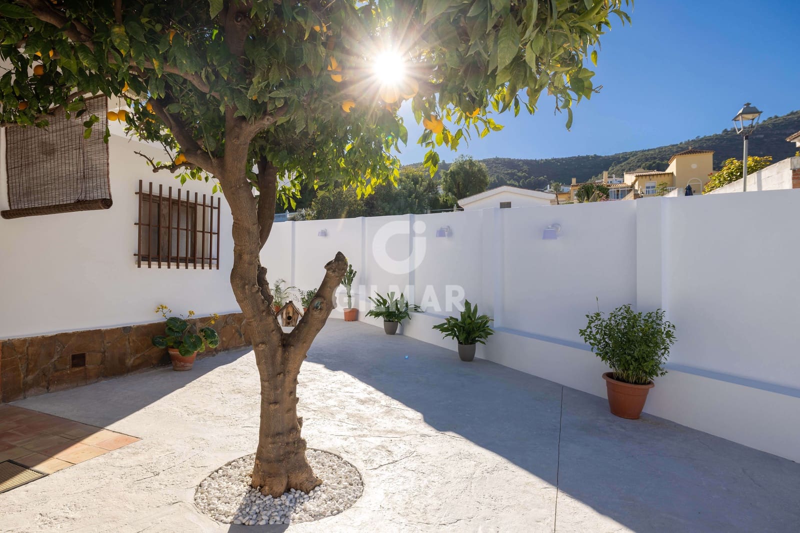 Chalet de 4 habitaciones en Alhaurín de la Torre en venta con piscina garaje - 900.000 € (Ref: 9669387)