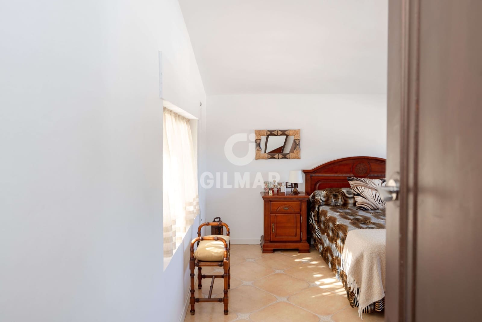 Chalet de 4 habitaciones en Alhaurín de la Torre en venta con piscina garaje - 900.000 € (Ref: 9669387)