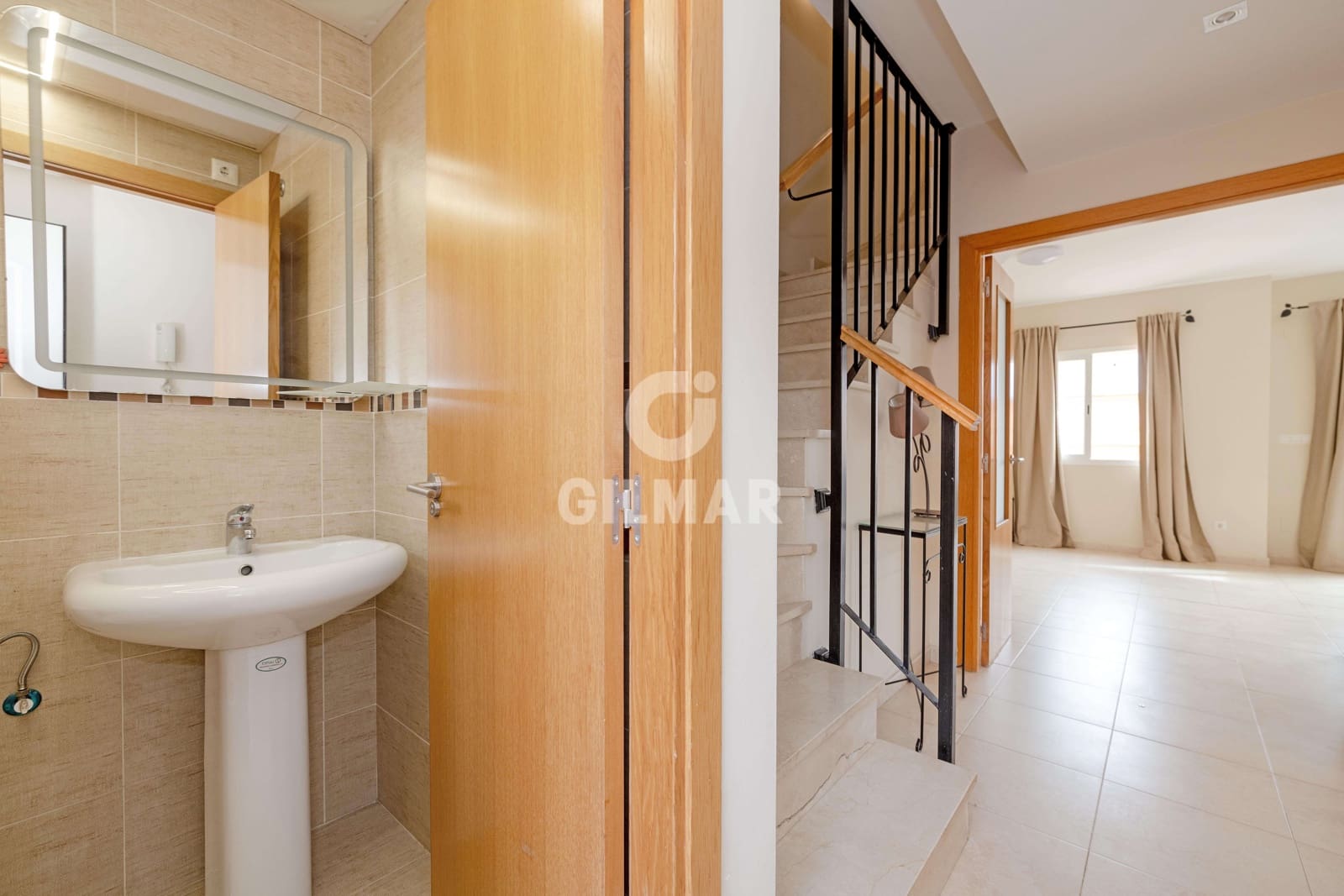 3 slaapkamer Rijtjeshuis te koop in Benajarafe met zwembad garage - € 420.000 (Ref: 9669390)