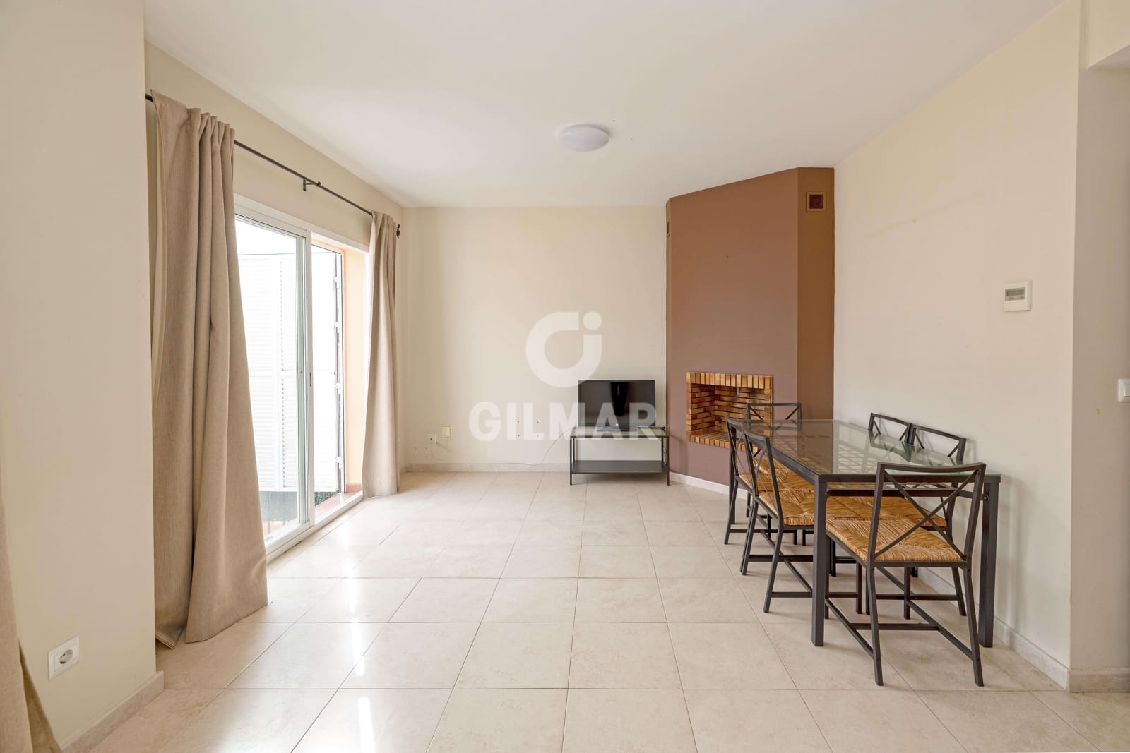 3 slaapkamer Rijtjeshuis te koop in Benajarafe met zwembad garage - € 420.000 (Ref: 9669390)