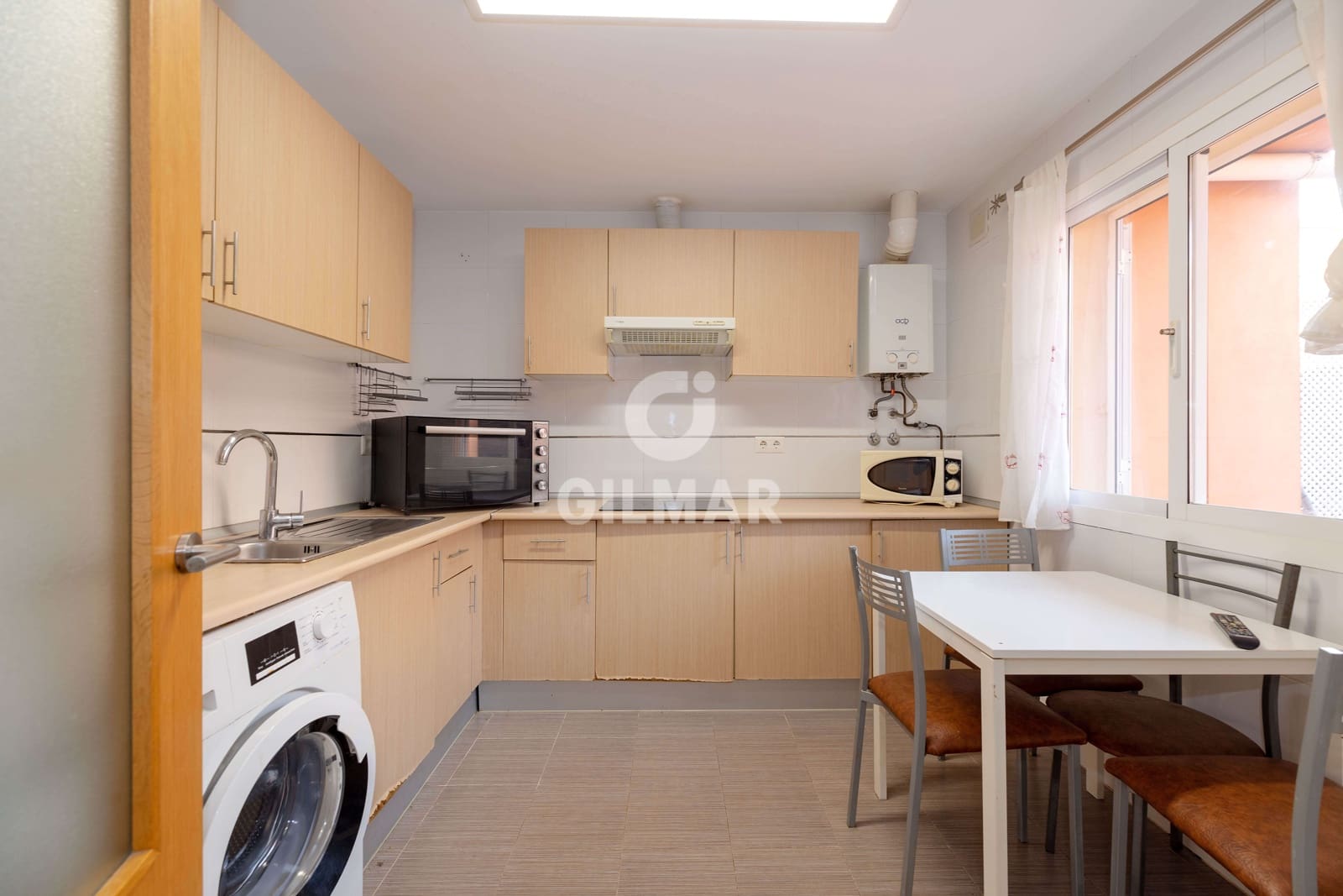 3 slaapkamer Rijtjeshuis te koop in Benajarafe met zwembad garage - € 420.000 (Ref: 9669390)