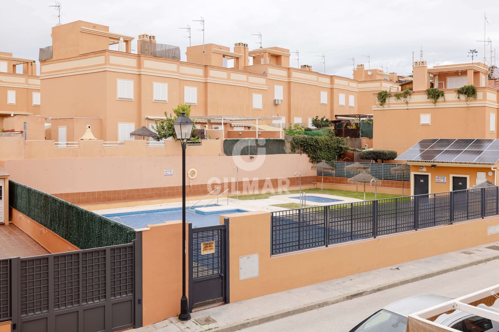 3 slaapkamer Rijtjeshuis te koop in Benajarafe met zwembad garage - € 420.000 (Ref: 9669390)