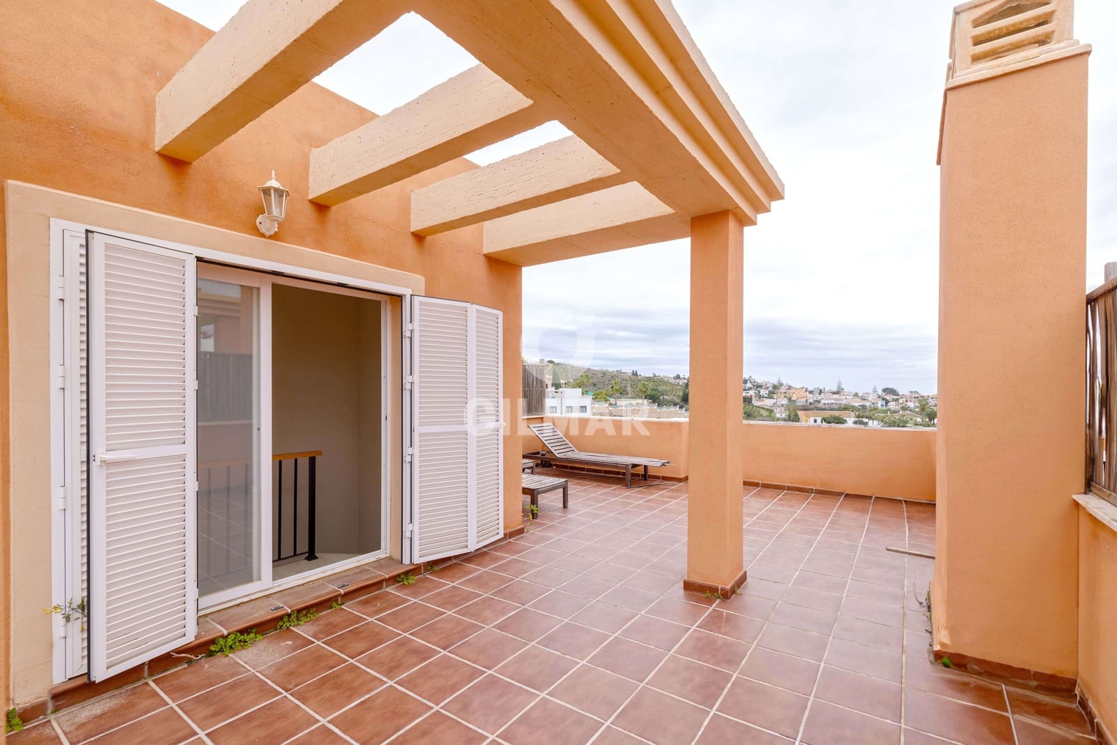 3 slaapkamer Rijtjeshuis te koop in Benajarafe met zwembad garage - € 420.000 (Ref: 9669390)