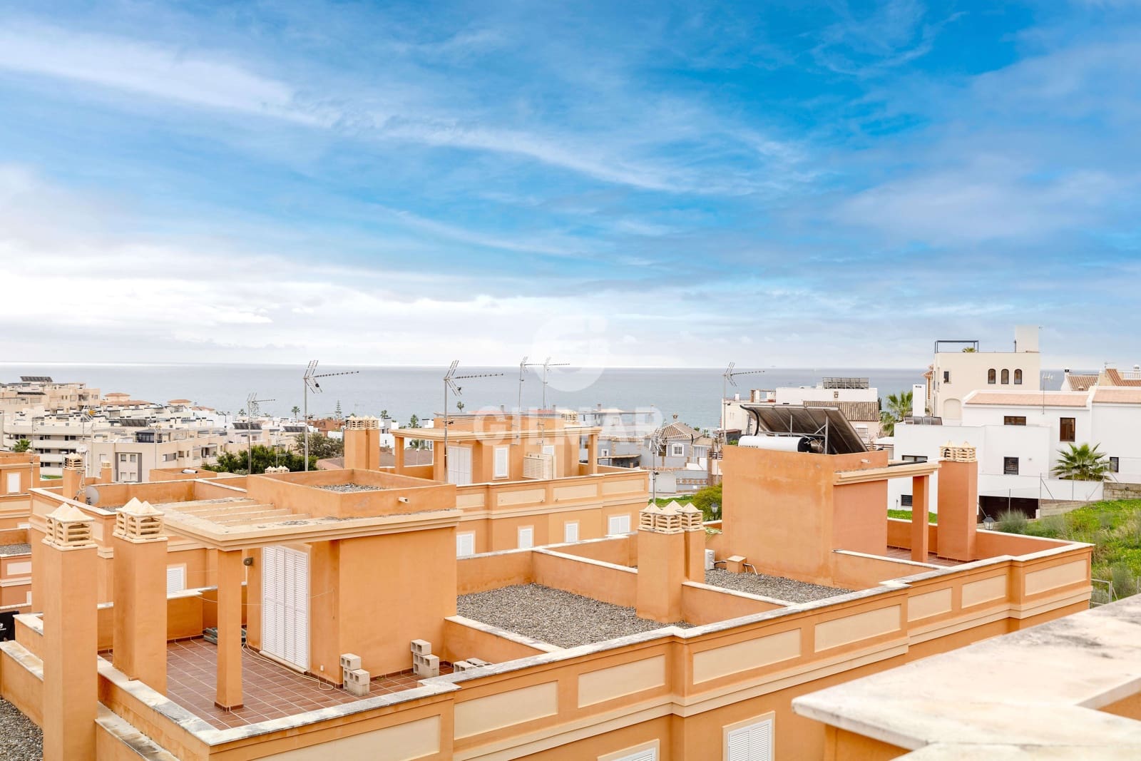 3 slaapkamer Rijtjeshuis te koop in Benajarafe met zwembad garage - € 420.000 (Ref: 9669390)