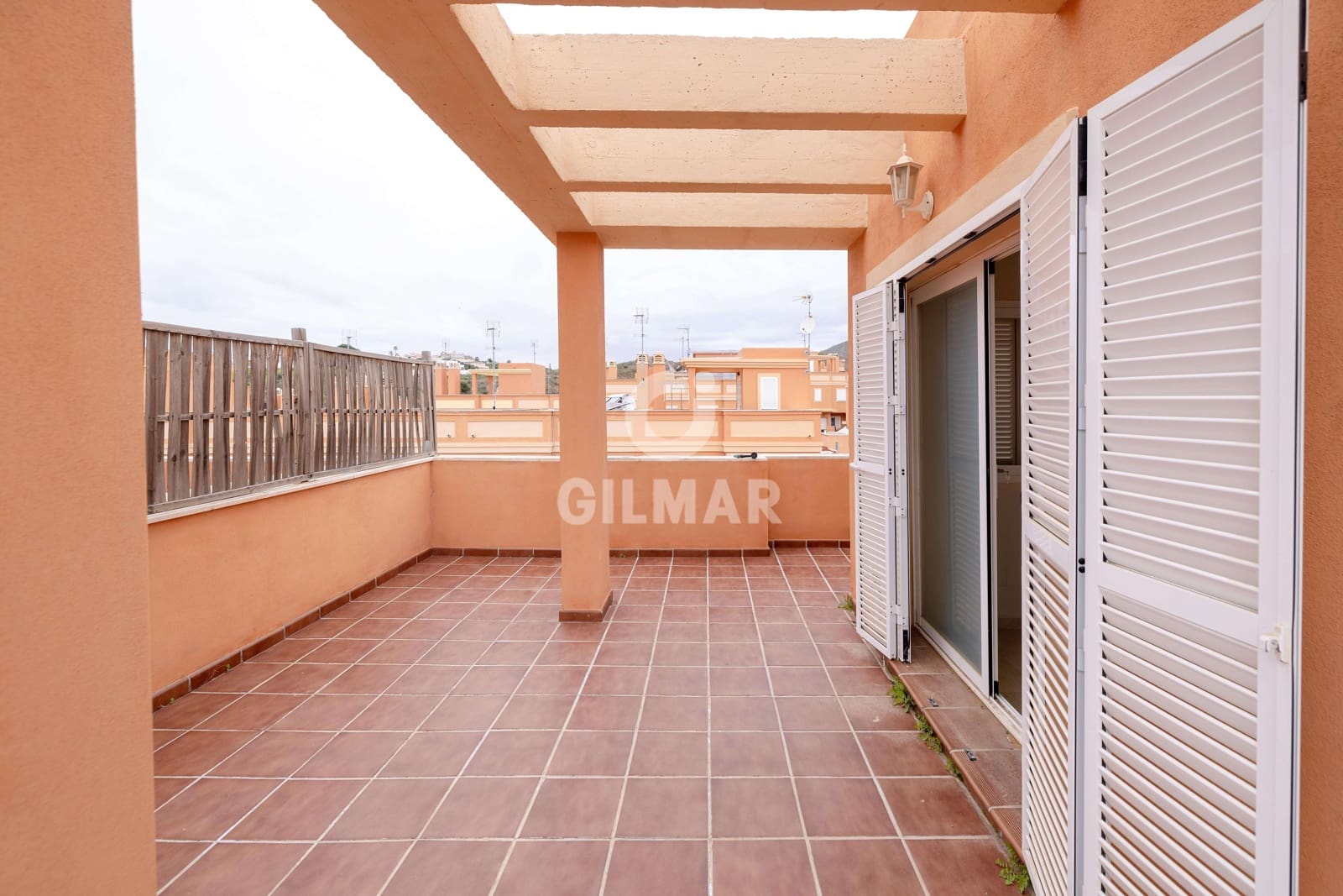 3 slaapkamer Rijtjeshuis te koop in Benajarafe met zwembad garage - € 420.000 (Ref: 9669390)