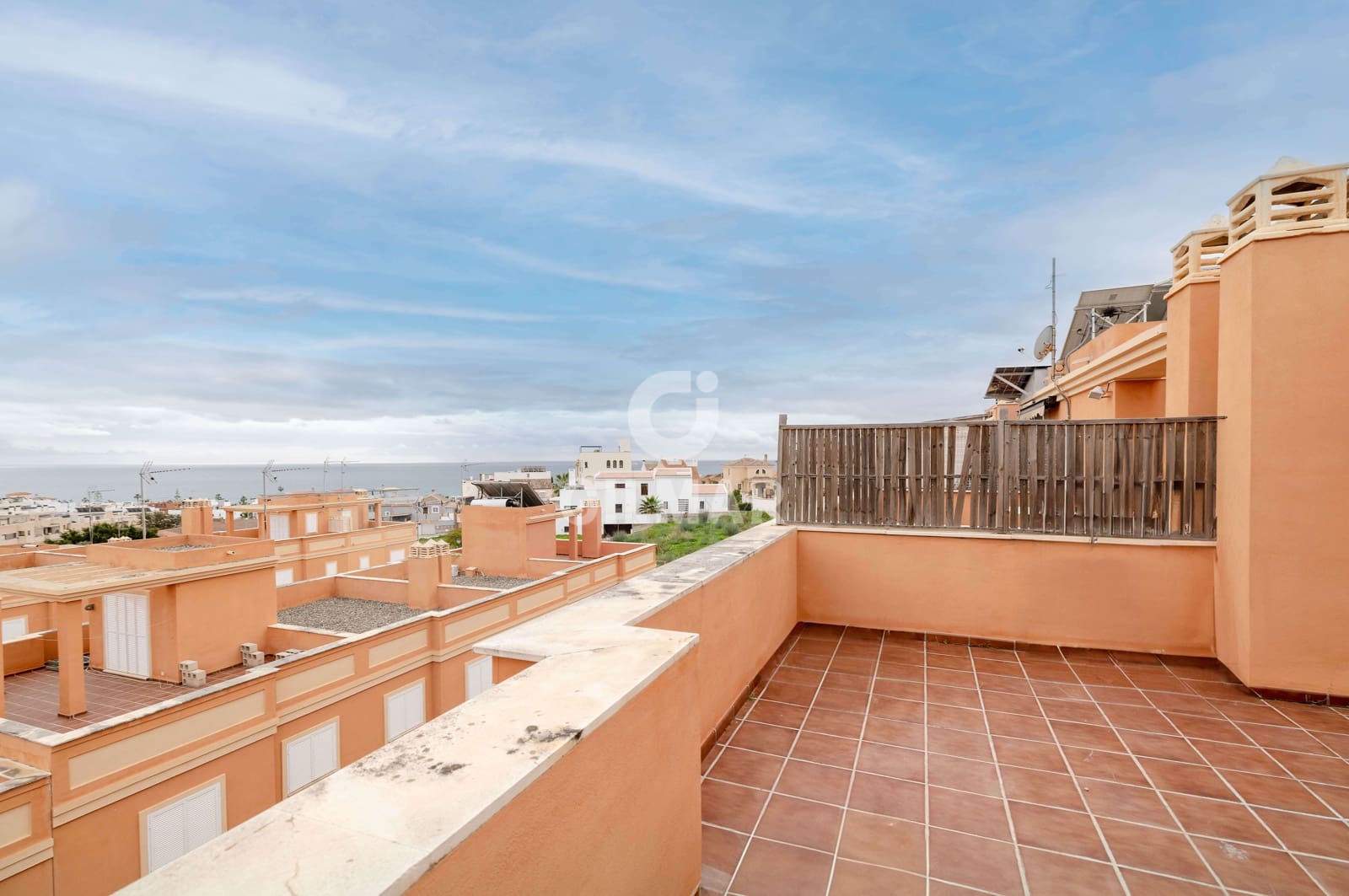 3 slaapkamer Rijtjeshuis te koop in Benajarafe met zwembad garage - € 420.000 (Ref: 9669390)