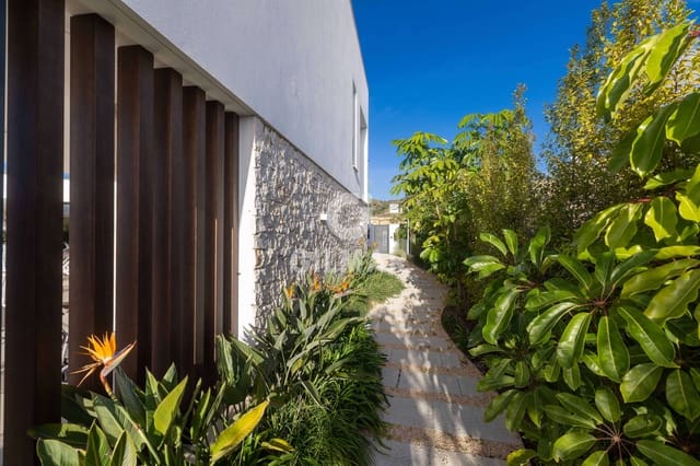 3 soverom Villa til salgs i El Limonar, Málaga by med svømmebasseng garasje - € 3 000 000 (Ref: 9669391)