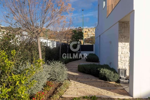 3 soverom Villa til salgs i El Limonar, Málaga by med svømmebasseng garasje - € 3 000 000 (Ref: 9669391)