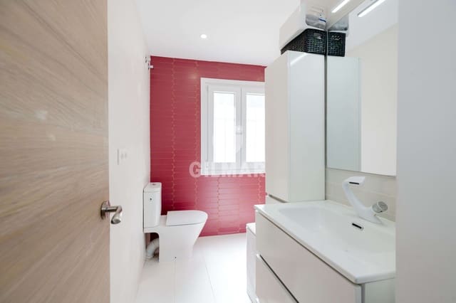 Piso de 2 habitaciones en Cruz del Humilladero, Málaga ciudad en venta - 299.000 € (Ref: 9669393)