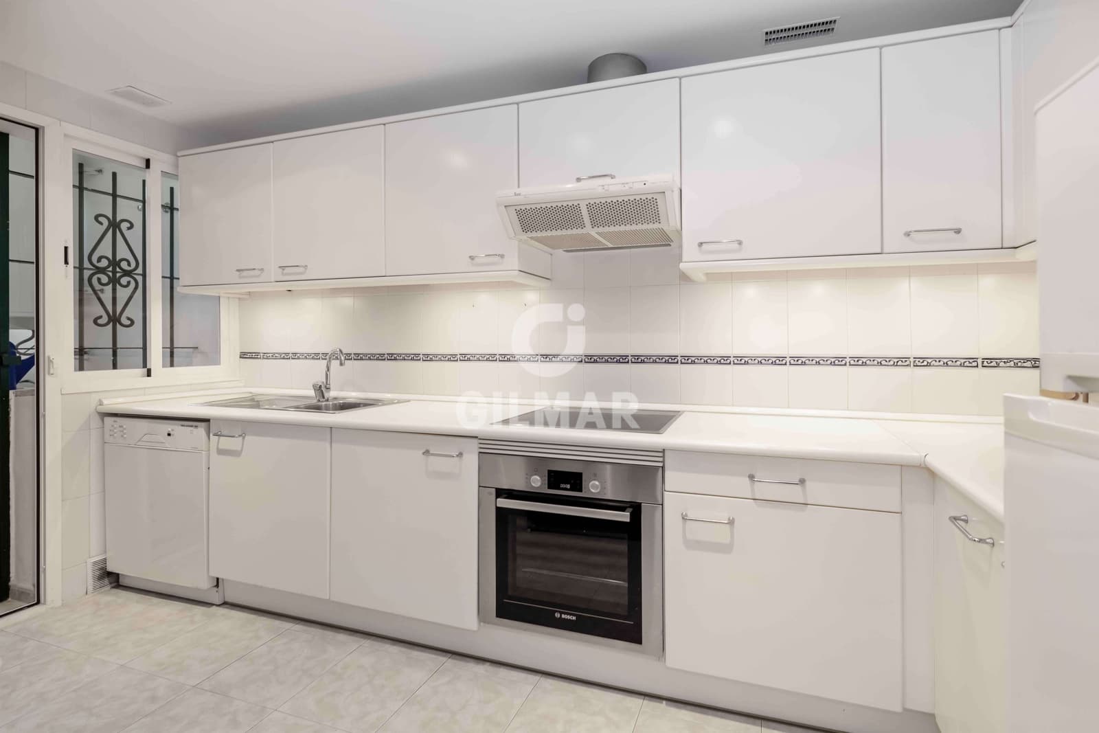 2 soveværelse Lejlighed til salg i Marbella med swimmingpool garage - € 490.000 (Ref: 9669624)