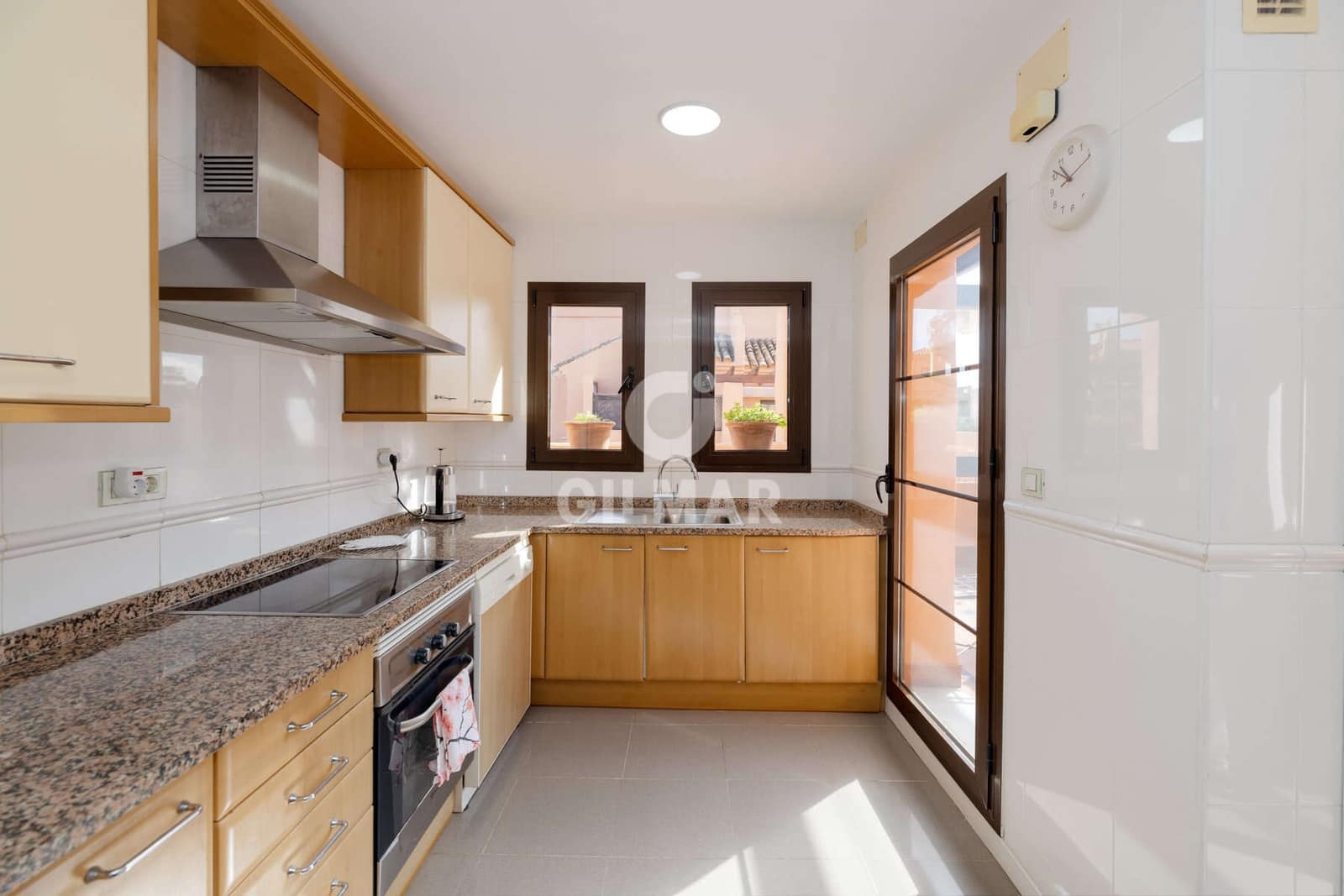 4 sypialnia Penthouse na sprzedaż w Atalaya-Isdabe z basenem garażem - 893 000 € (Ref: 9670977)