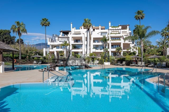 3 soveværelse Penthouse til salg i Estepona med swimmingpool - € 2.695.000 (Ref: 9671121)