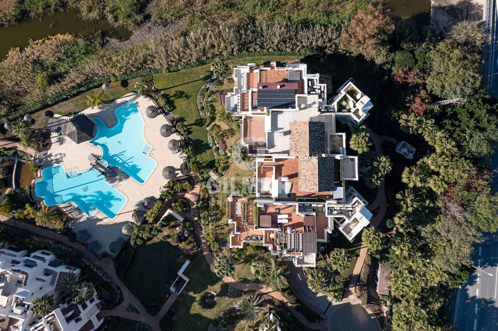 3 soverom Penthouse til salgs i Estepona med svømmebasseng - € 2 695 000 (Ref: 9671121)