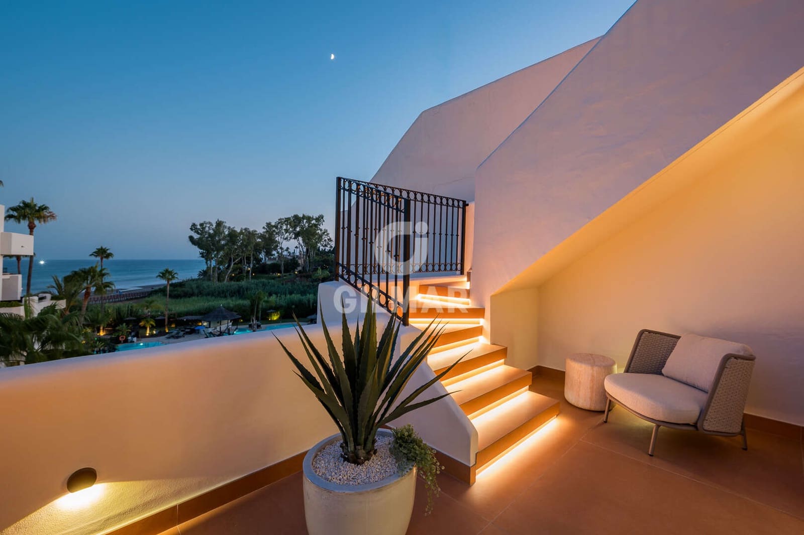 3 makuuhuone Kattohuoneisto myytävänä paikassa Estepona mukana uima-altaan 
autotalli - 2 695 000 € (Ref: 9671121)