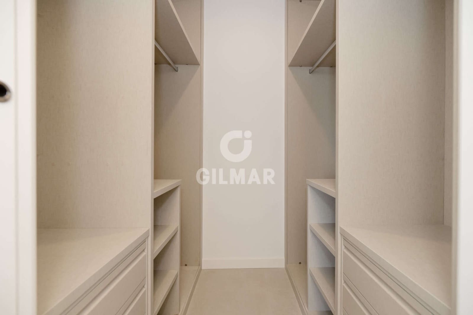 3 soverom Kjedet enebolig til salgs i New Golden Mile med svømmebasseng garasje - € 950 000 (Ref: 9674778)