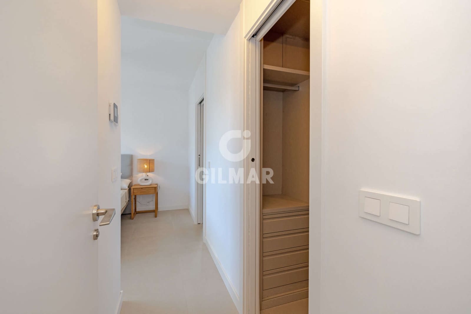 3 soverom Kjedet enebolig til salgs i New Golden Mile med svømmebasseng garasje - € 950 000 (Ref: 9674778)