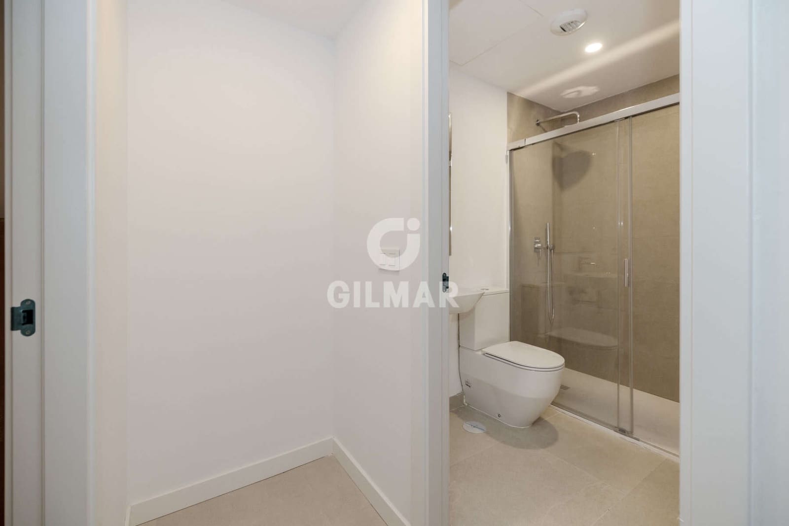 3 soverom Kjedet enebolig til salgs i New Golden Mile med svømmebasseng garasje - € 950 000 (Ref: 9674778)