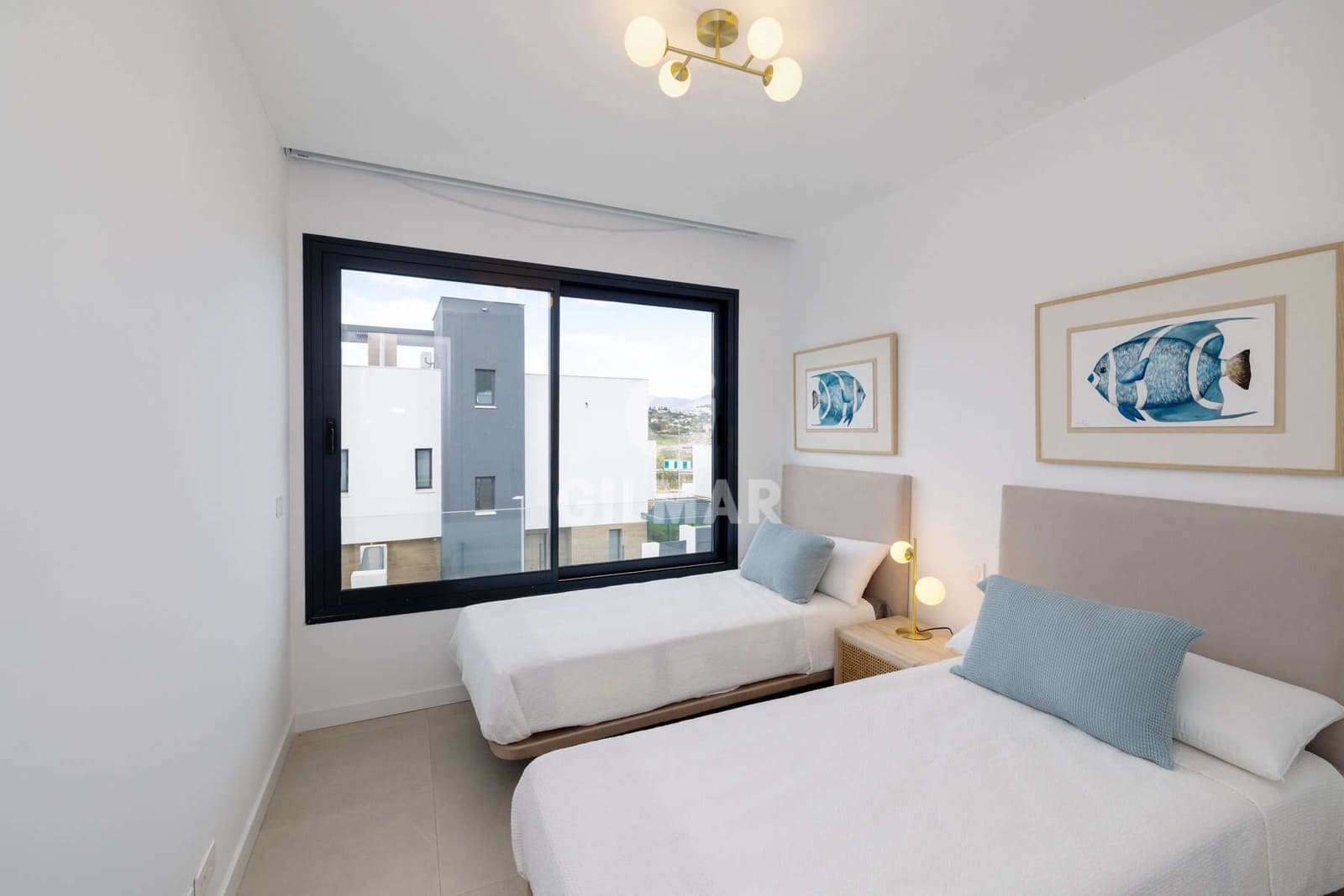 3 soverom Kjedet enebolig til salgs i New Golden Mile med svømmebasseng garasje - € 950 000 (Ref: 9674778)