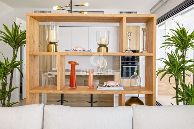 Pareado de 3 habitaciones en Nueva Atalaya, Estepona en venta con piscina garaje - 950.000 € (Ref: 9674778)