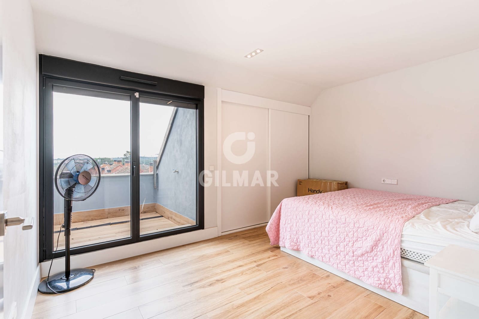 4 sypialnia Penthouse na sprzedaż w Las Rozas de Madrid z basenem garażem - 1 195 000 € (Ref: 9675982)