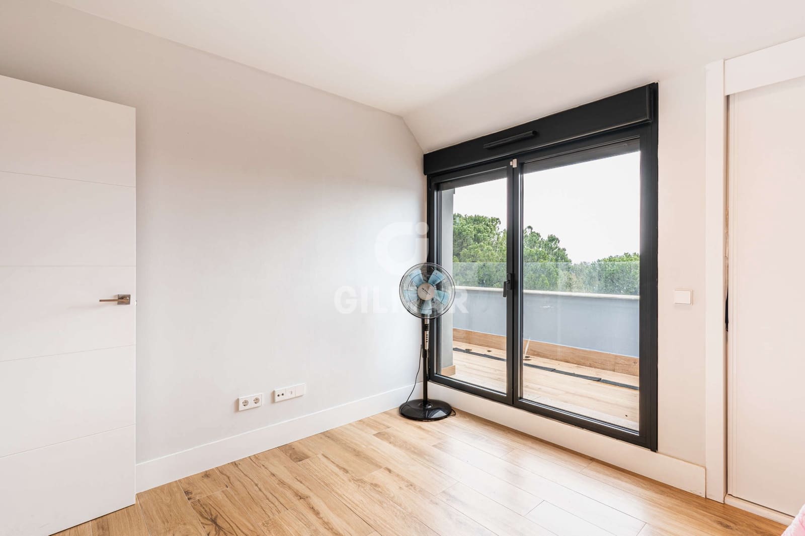 4 sypialnia Penthouse na sprzedaż w Las Rozas de Madrid z basenem garażem - 1 195 000 € (Ref: 9675982)