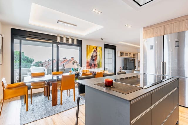 4 slaapkamer Penthouse te koop in Las Rozas de Madrid met zwembad garage - € 1.195.000 (Ref: 9675982)