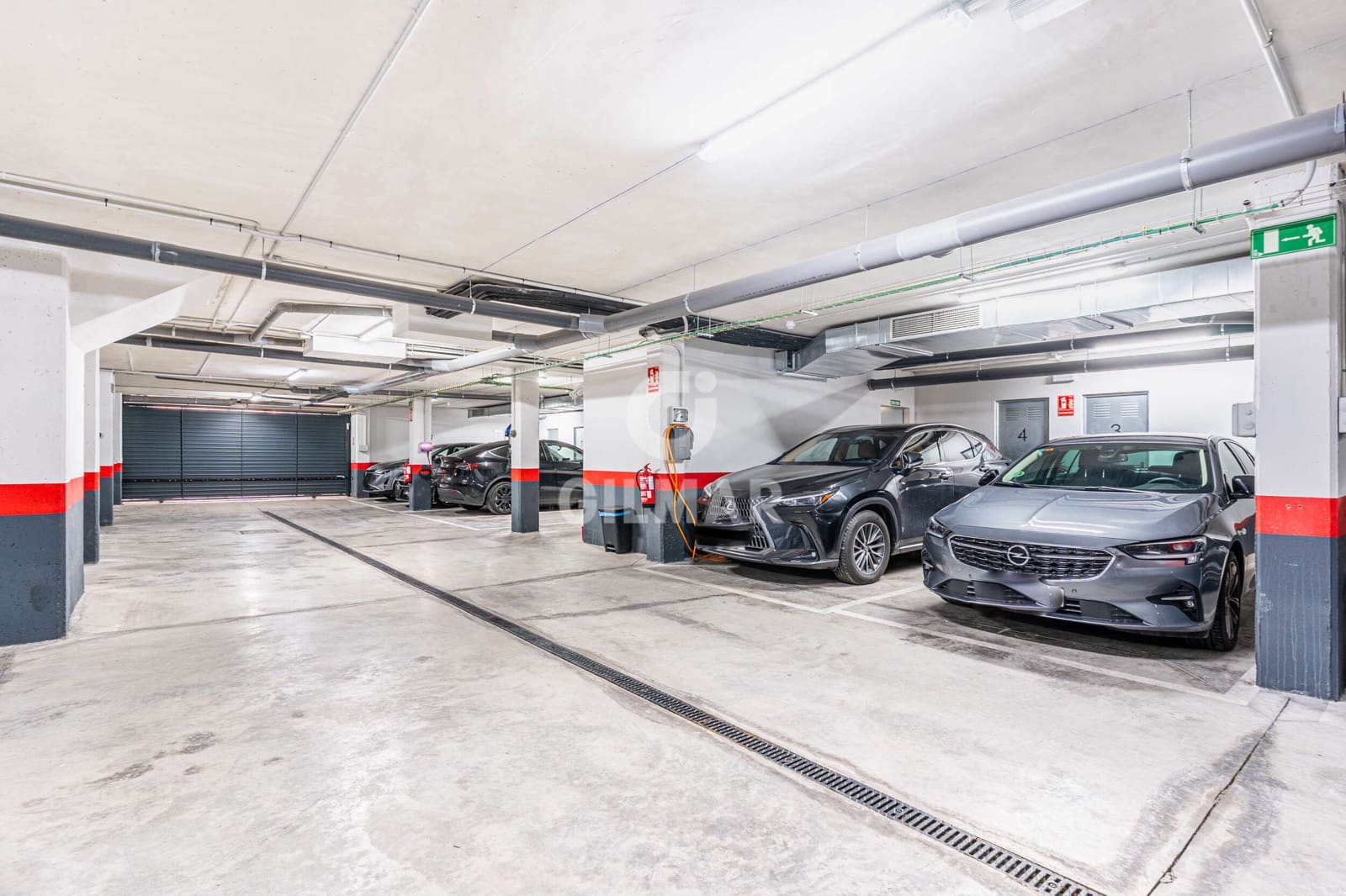 4 sypialnia Penthouse na sprzedaż w Las Rozas de Madrid z basenem garażem - 1 195 000 € (Ref: 9675982)