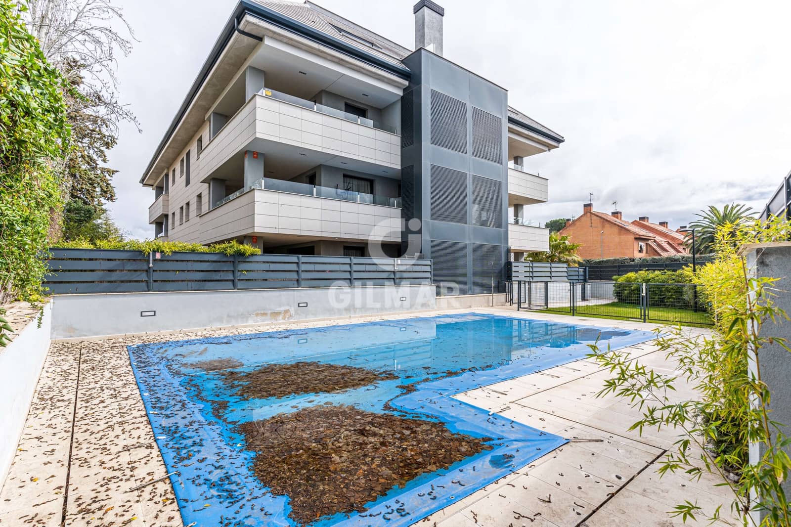 4 sypialnia Penthouse na sprzedaż w Las Rozas de Madrid z basenem garażem - 1 195 000 € (Ref: 9675982)